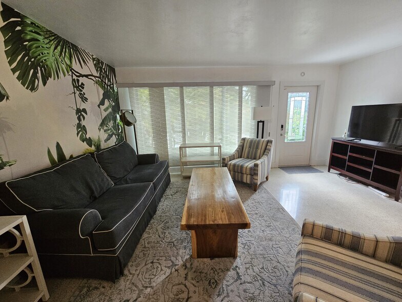 More Photos Of 4512 Seagrape Dr, Lauderdale-by-the-Sea Multifamily For Sale