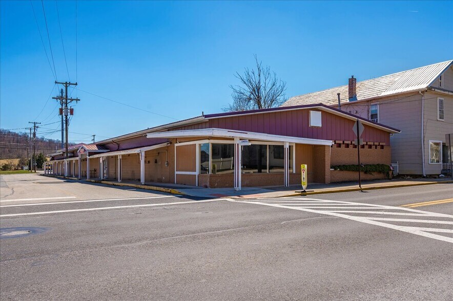 Primary Photo Of 100 W Main St, Fairfield Freestanding For Sale