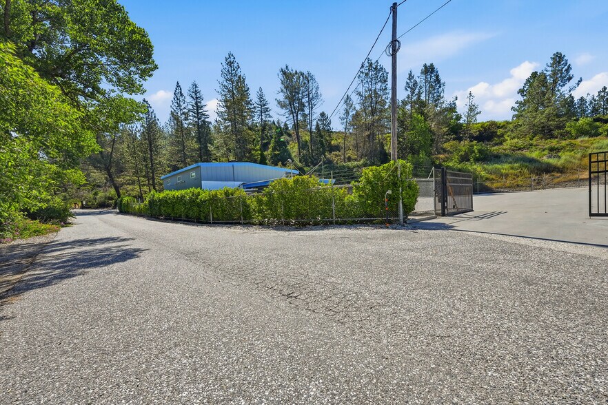 More Photos Of 1025 Idaho Maryland Rd, Grass Valley Warehouse For Lease