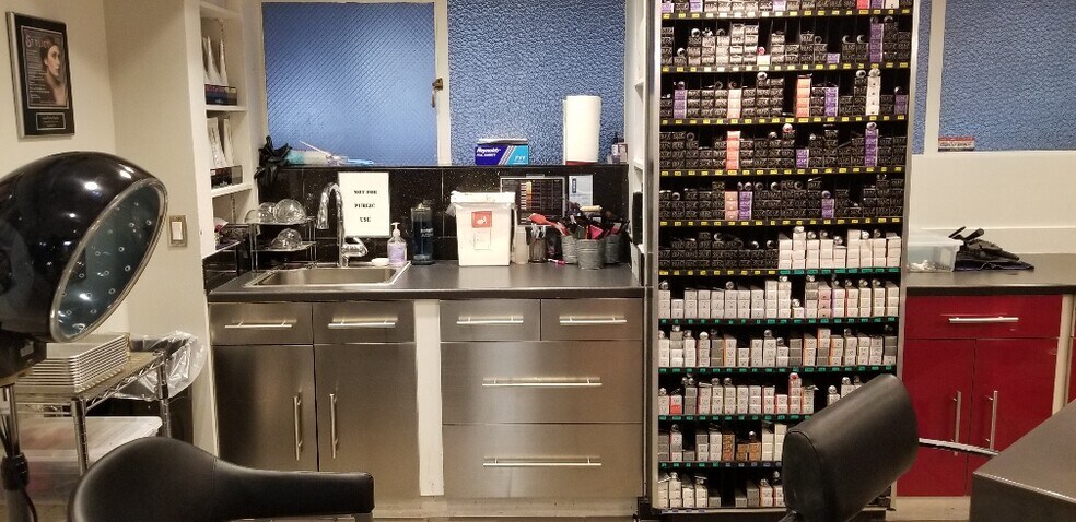 More Photos Of 536 5th Ave W, Seattle Office Residential For Sale