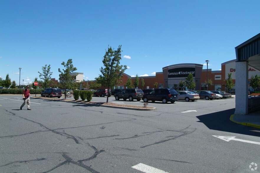 More Photos Of 272-276 US Highway 202/31, Flemington Unknown For Lease