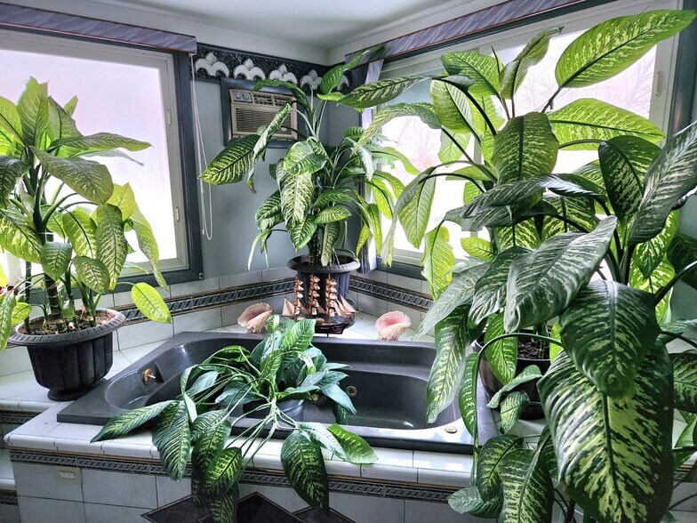 More Photos Of 6071 S Archer Ave, Chicago Restaurant For Sale