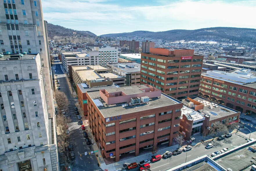 More Photos Of 19 N 6th St, Reading Office For Lease