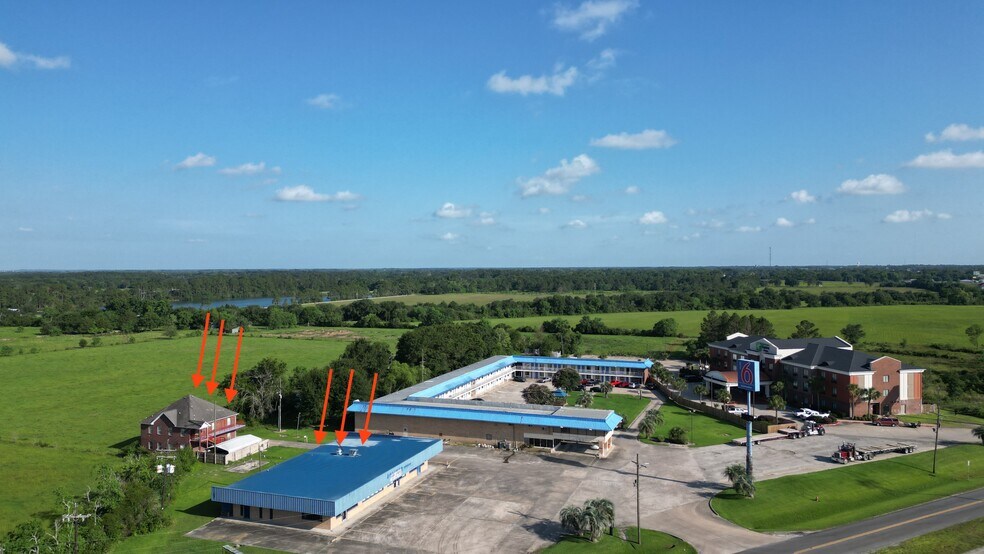 More Photos Of 46328 Interstate 10, Winnie Restaurant For Sale