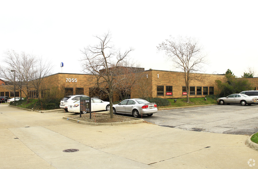 Primary Photo Of 7055 Engle Rd, Middleburg Heights Office For Lease