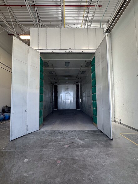 More Photos Of 5783 80th Ave SE, Calgary Service For Lease