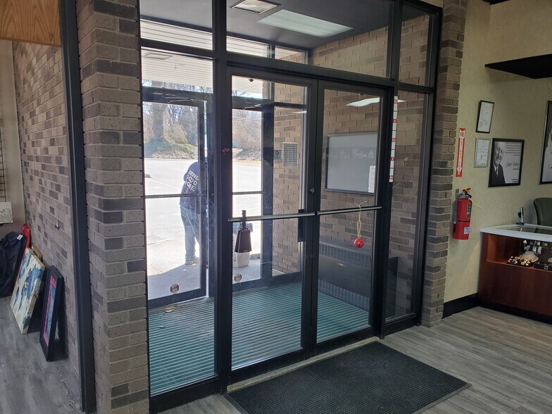 More Photos Of 4270 E Lake Rd, Erie General Retail For Sale