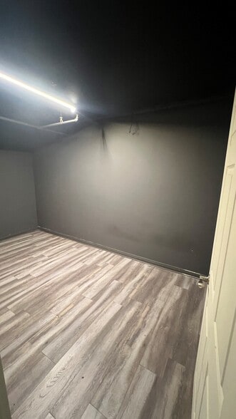 More Photos Of 1800 Essex St, Los Angeles Light Distribution For Lease