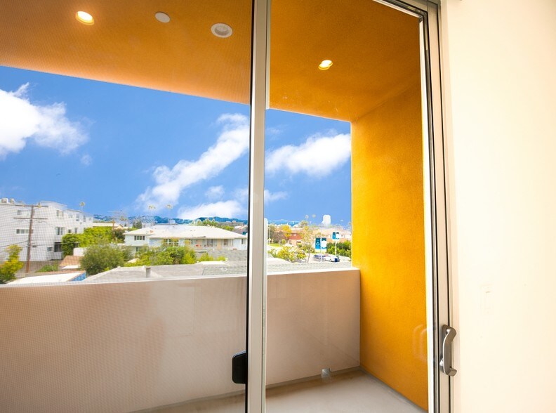 More Photos Of 1545 S Fairfax Ave, Los Angeles Apartments For Sale