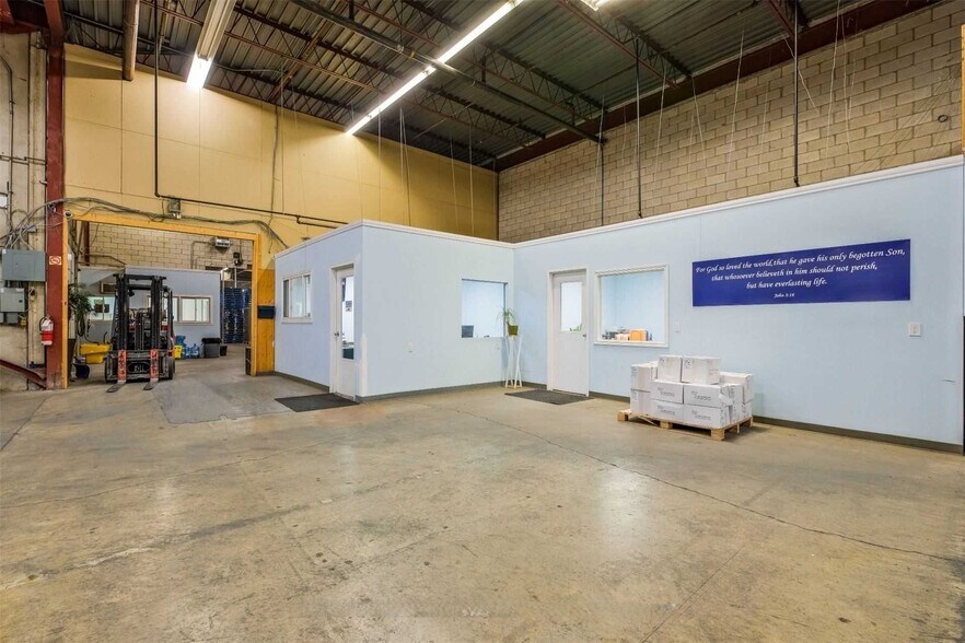 More Photos Of 5600 Finch Ave, Toronto Warehouse For Lease