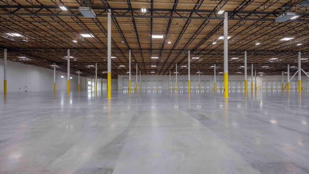 More Photos Of 4570 NE 122nd Ave, Portland Warehouse For Lease