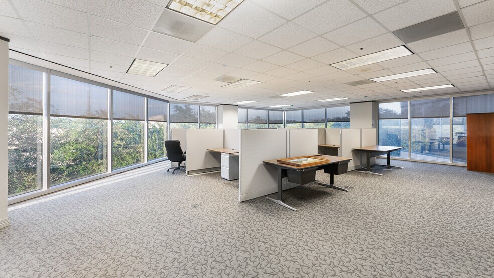 More Photos Of 9101 Lyndon B Johnson Fwy, Dallas Office For Lease