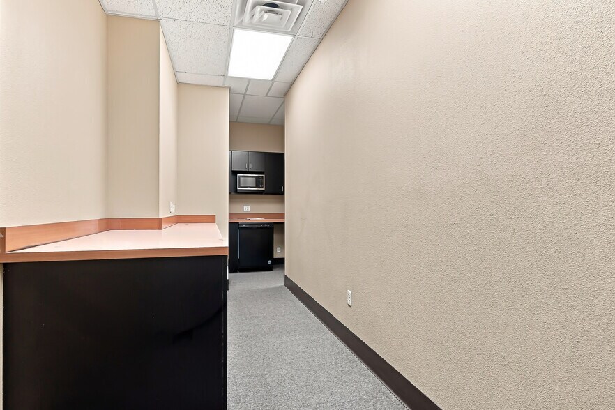 More Photos Of 2701 Crimson Canyon Dr, Las Vegas Light Manufacturing For Sale