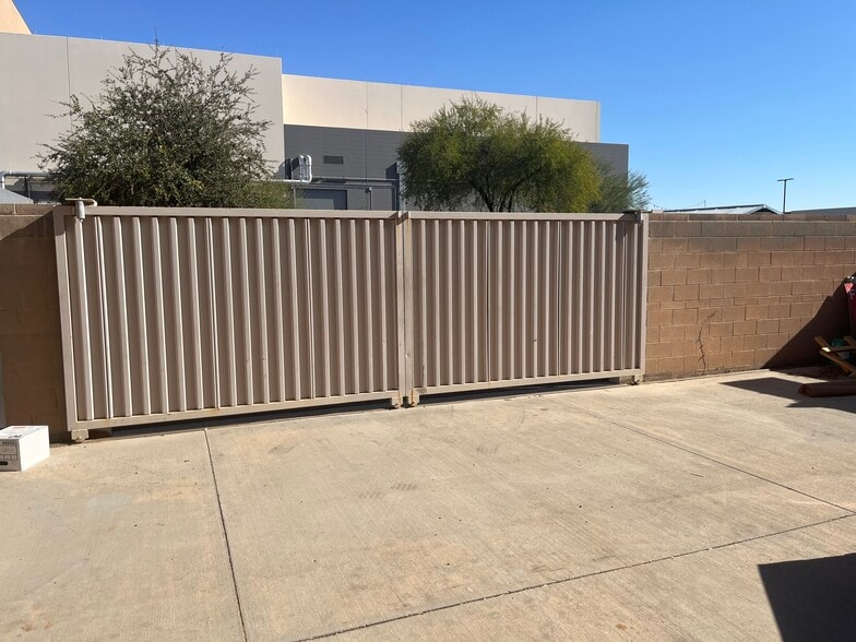 More Photos Of 219 S William Dillard Dr, Gilbert Warehouse For Sale