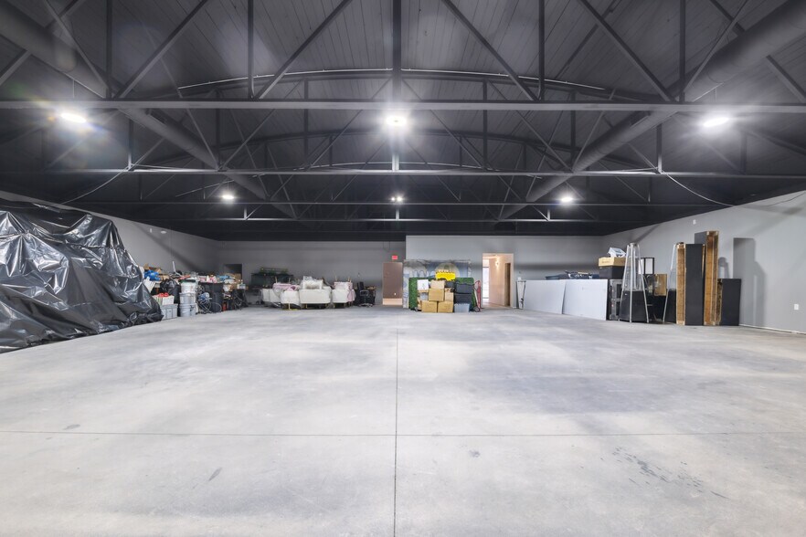 More Photos Of 2502 E Michigan Ave, Ypsilanti Freestanding For Lease