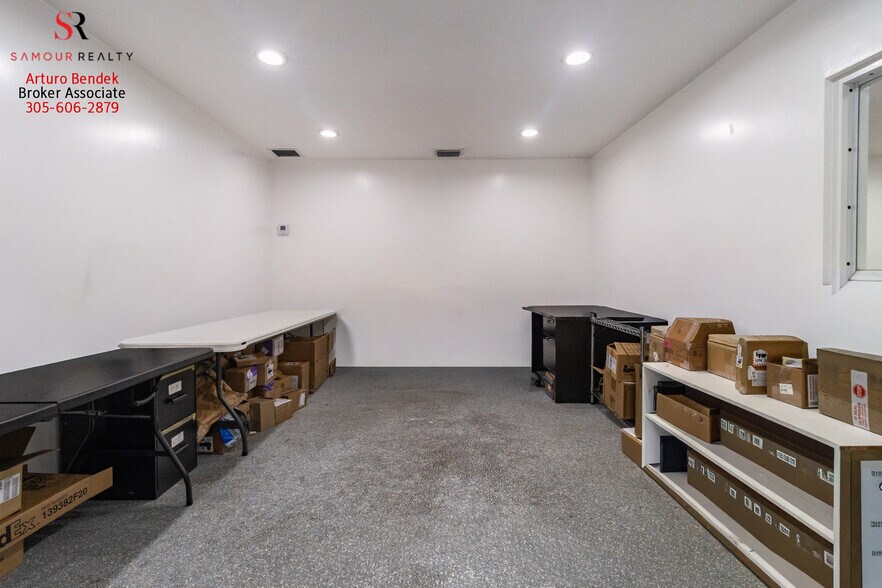 More Photos Of 3317-3347 NW 74th Ave, Miami Warehouse For Sale