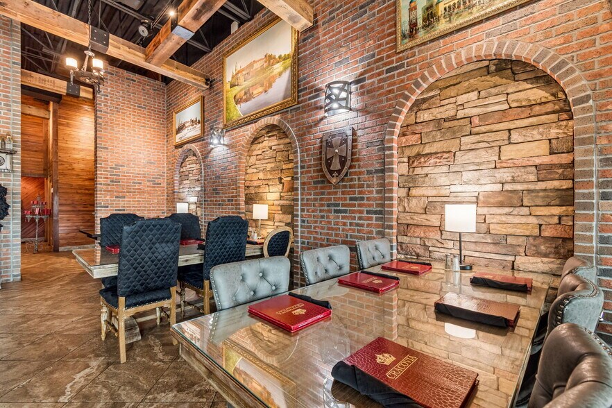 More Photos Of 3007 Commercial Way, Spring Hill Restaurant For Sale