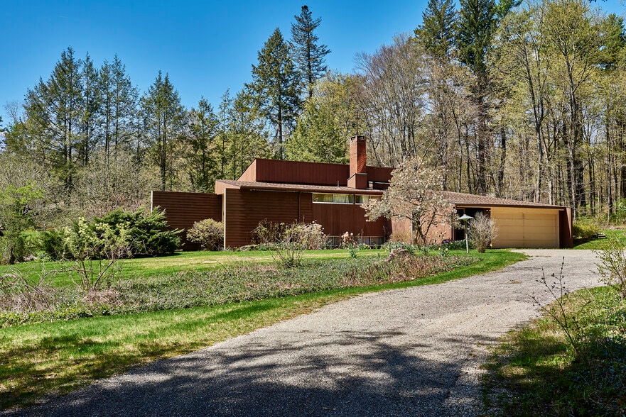 More Photos Of 349 Old Stockbridge Rd, Lenox Schools For Sale