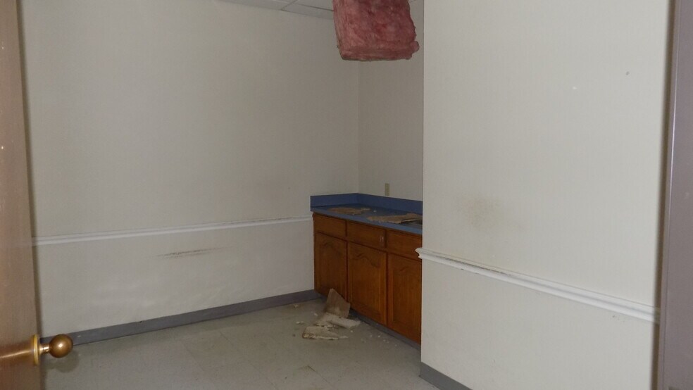 More Photos Of 315 S Cockrell Hill Rd, Duncanville Medical For Lease