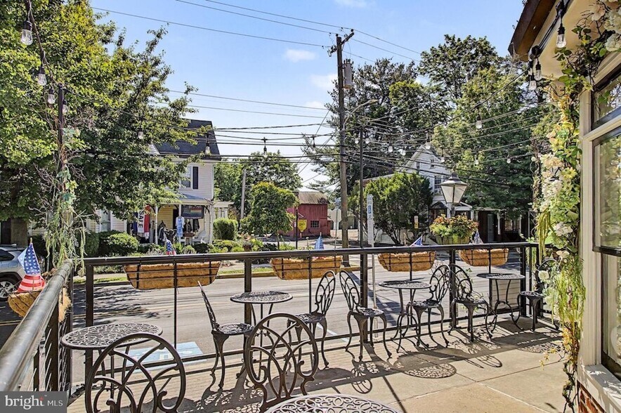 More Photos Of 41 N Main St, New Hope Restaurant For Sale