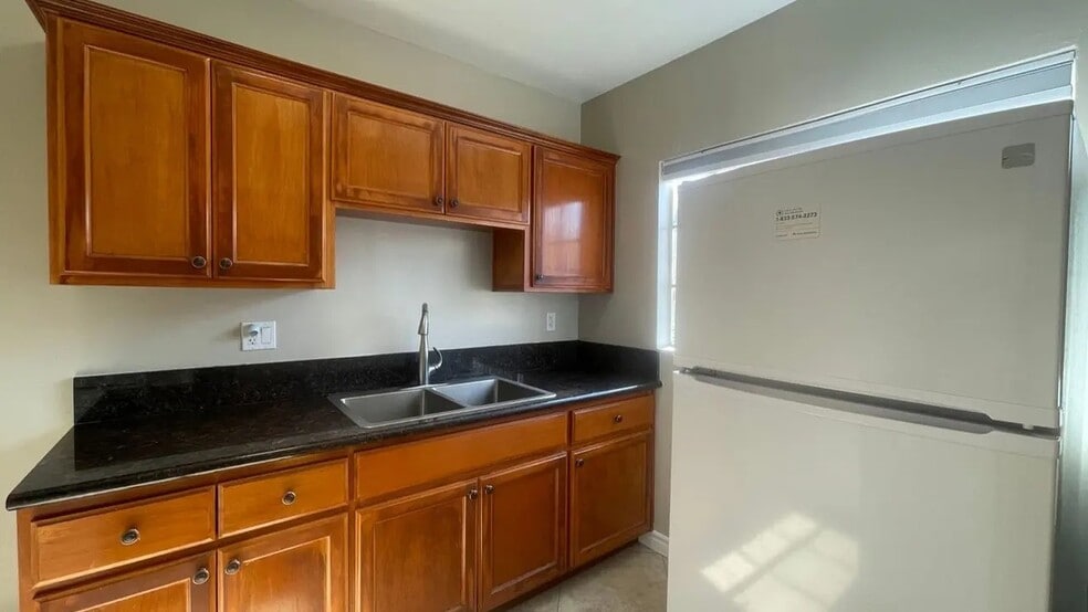 More Photos Of 1149 E 1st St, Long Beach Apartments For Sale