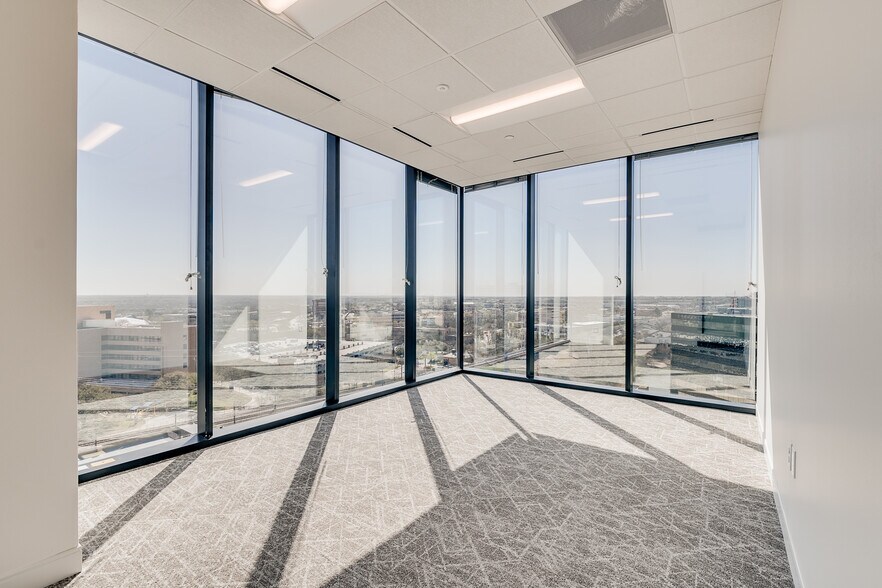 More Photos Of 8144 Walnut Hill Ln, Dallas Office Residential For Lease