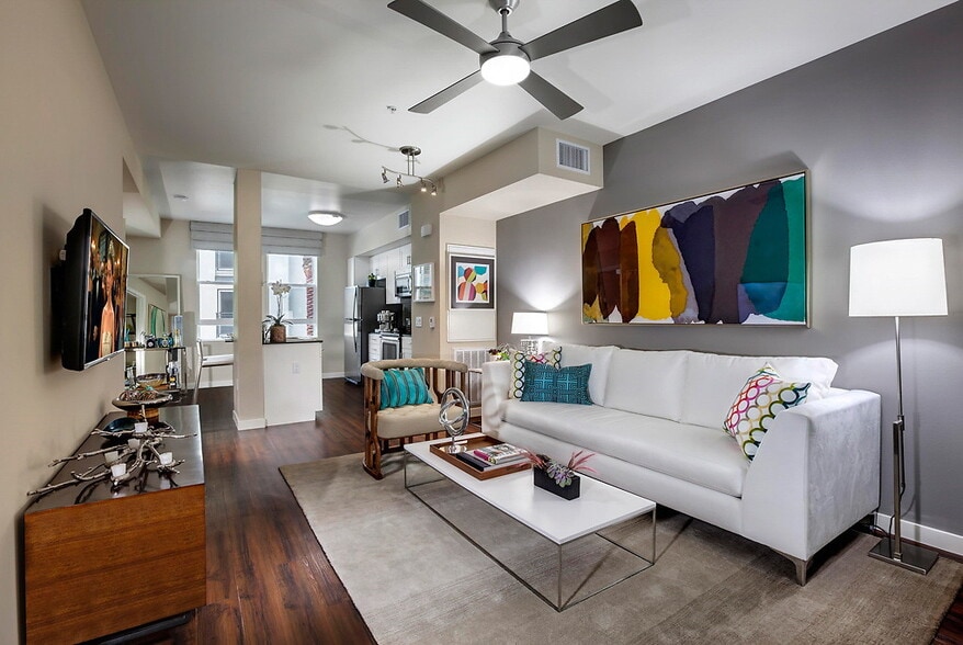 More Photos Of 5200 Wilshire Blvd, Los Angeles Apartments For Lease