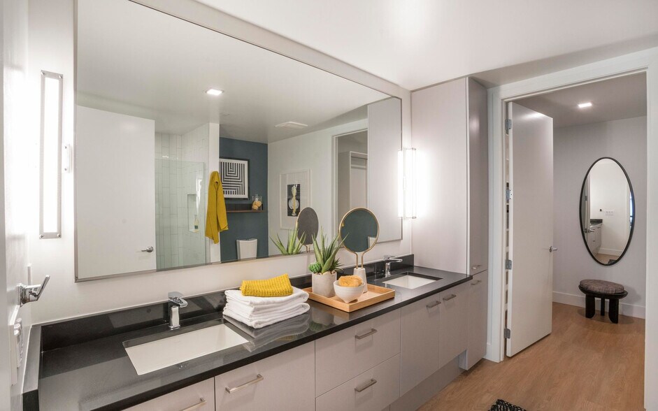 More Photos Of 1501 Island Ave, San Diego Apartments For Lease