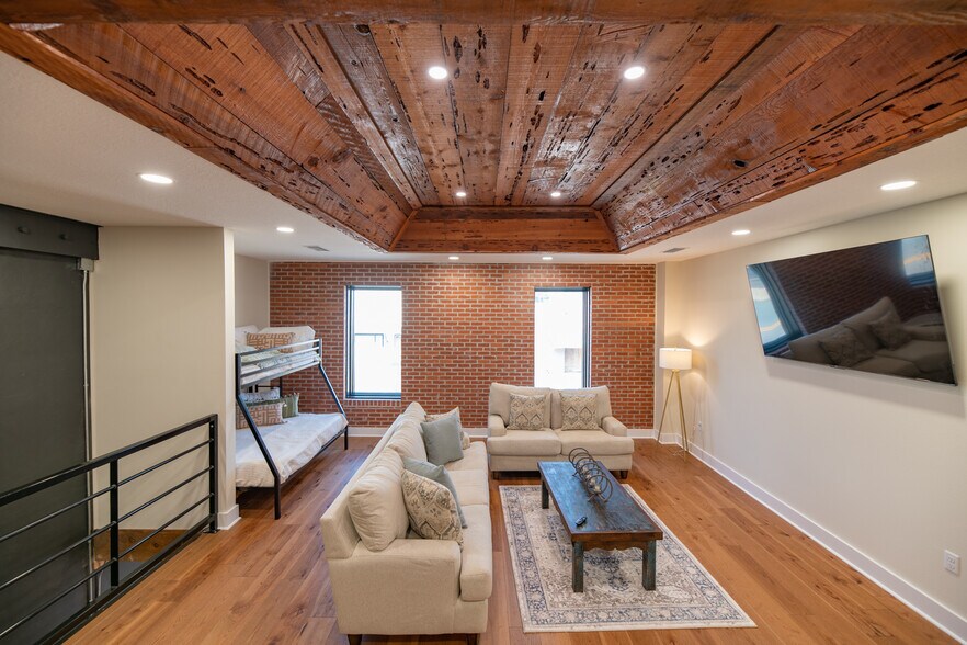 More Photos Of 344 N Broad St, Bainbridge Restaurant For Sale