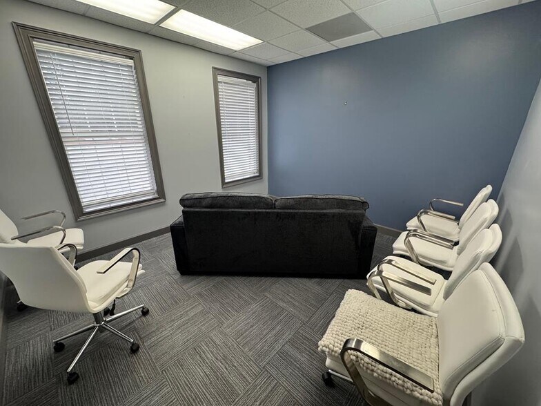 More Photos Of 114 Adris Pl, Dothan Office For Lease