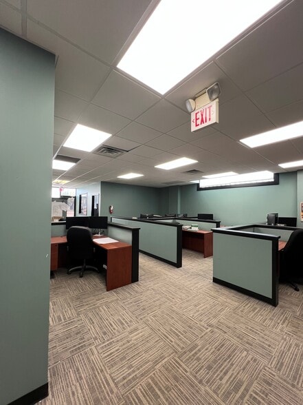 More Photos Of 3610 Shelby St, Indianapolis Manufacturing For Lease