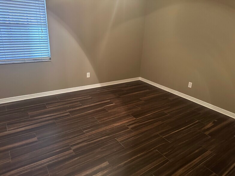 More Photos Of 643 W Oak Terrace Dr, Leesburg Apartments For Sale