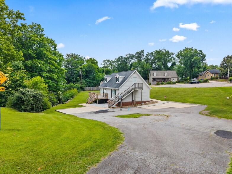 More Photos Of 275 E Henry St, Spartanburg Office Residential For Sale