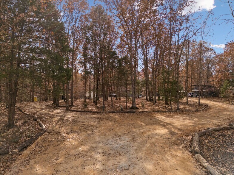 More Photos Of 3158 Summertown Hwy, Summertown Hotel For Sale