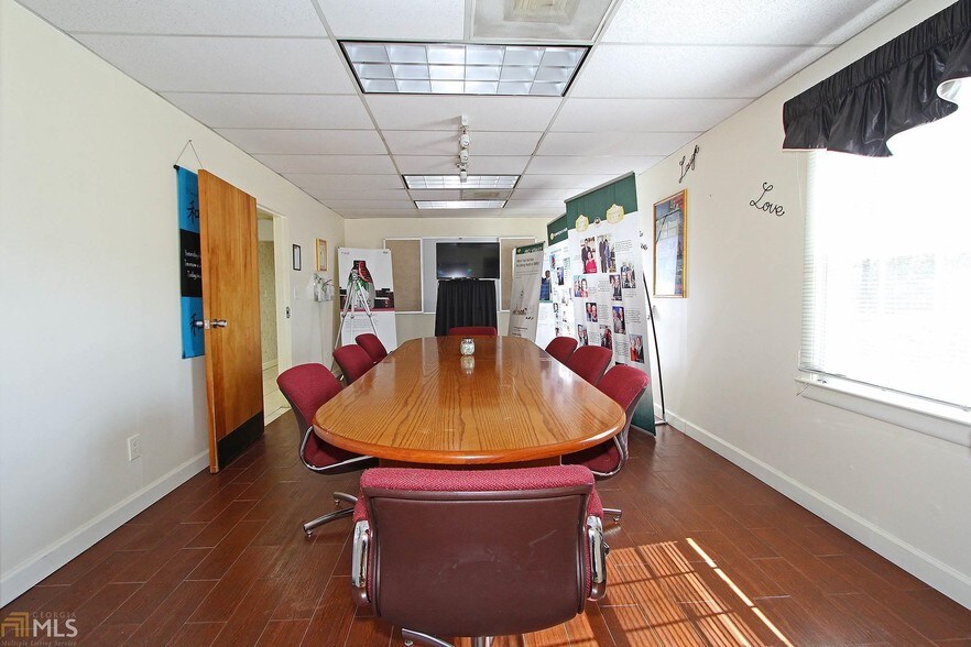 More Photos Of 2760 Pleasantwood Dr, Decatur Religious Facility For Lease