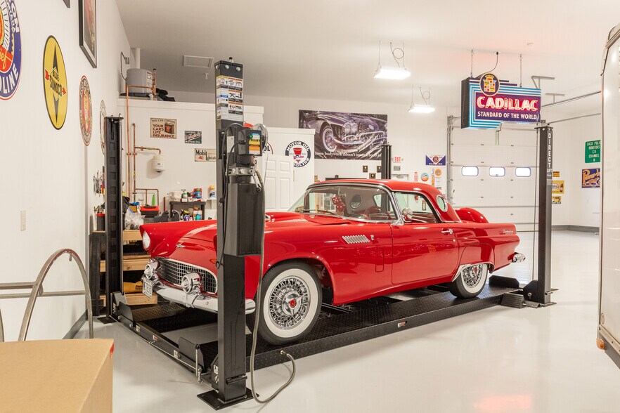 More Photos Of 24 Industrial Park Rd, Saco Warehouse For Sale