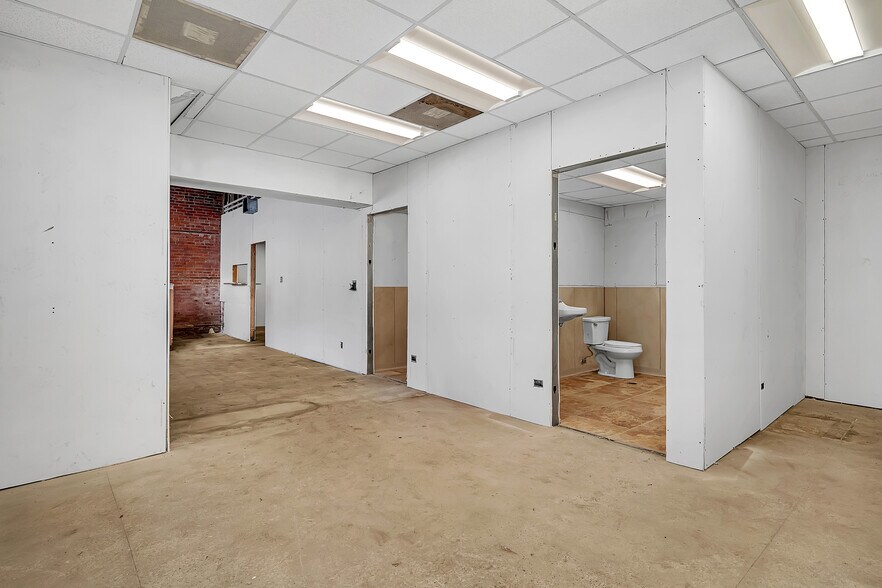 More Photos Of 516 Depot St, Mazon Storefront Retail Residential For Lease