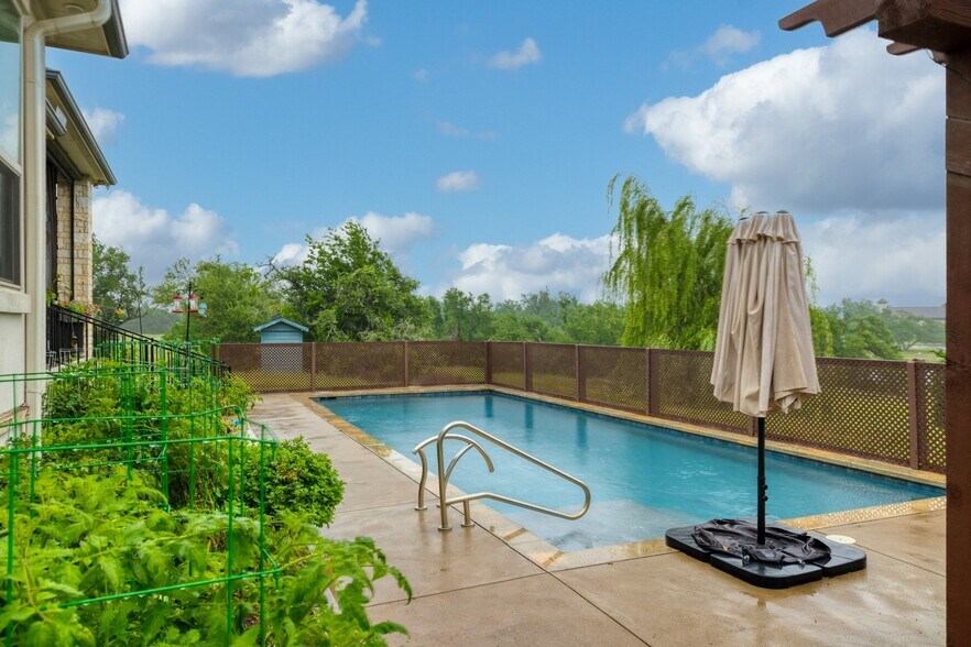 More Photos Of 2550 Bell Springs Rd, Dripping Springs Lodge Meeting Hall For Sale