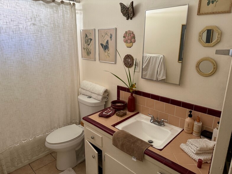 More Photos Of 949 N Cedar St, Inglewood Apartments For Sale