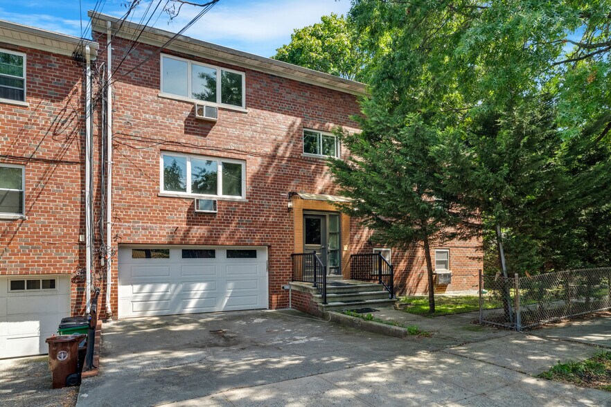More Photos Of 5834 Fieldston Rd, Bronx Apartments For Sale