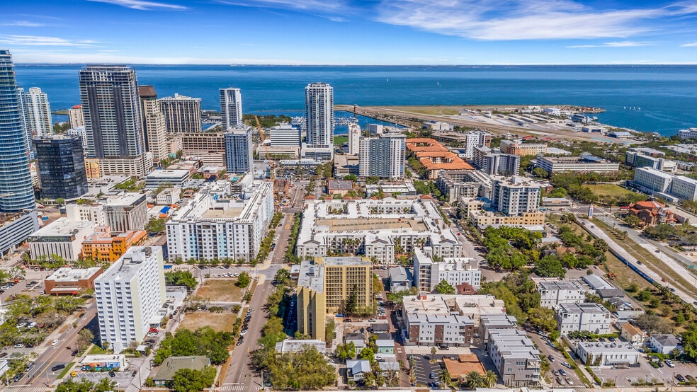 More Photos Of 7 Rhoda Ct S, Saint Petersburg Specialty For Sale