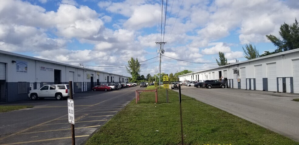 More Photos Of 7641 Hooper Rd, West Palm Beach Warehouse For Lease