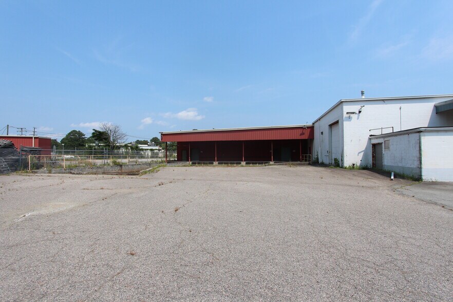 More Photos Of 805-807 Gust Ln, Portsmouth Manufacturing For Sale