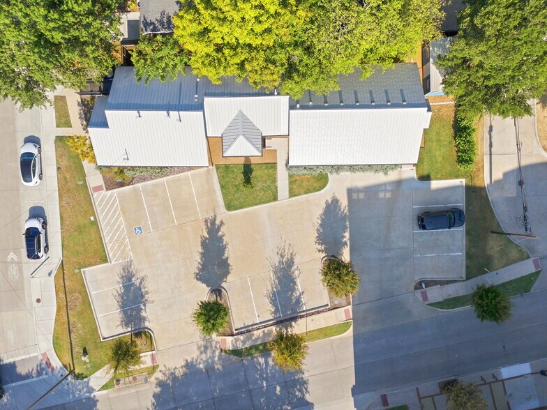More Photos Of 7274 Elm St, Frisco Office For Sale