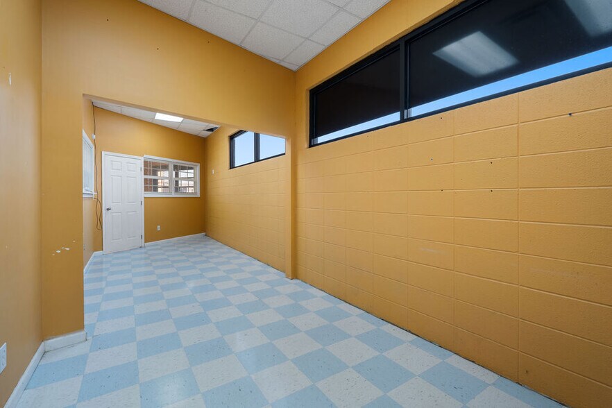 More Photos Of 103 Greenhill Blvd NW, Fort Payne Restaurant For Sale