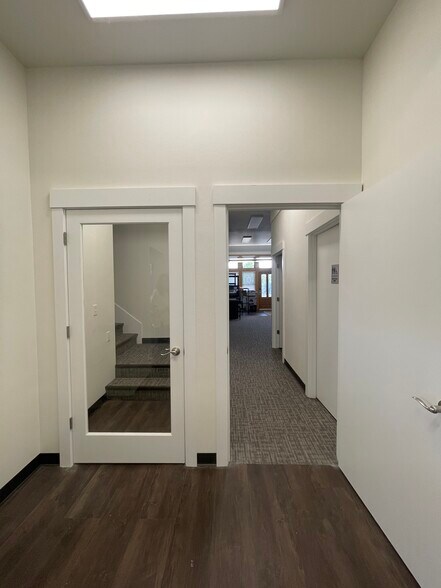 More Photos Of 669-683 Ray J. Glatt, Woodburn Loft Creative Space For Lease