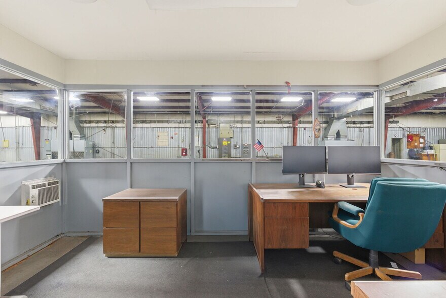 More Photos Of 13026 Rosecrest Dr, Houston Warehouse For Lease