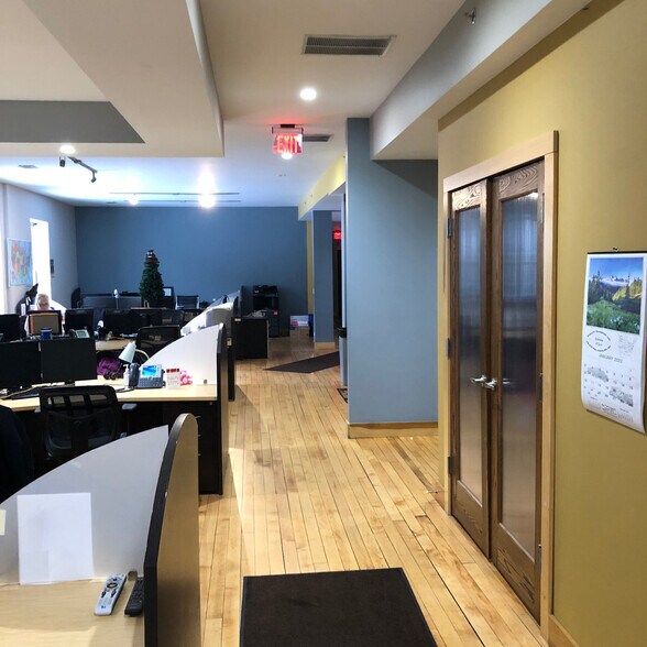 More Photos Of 164-166 E Chicago St, Elgin Office For Sale