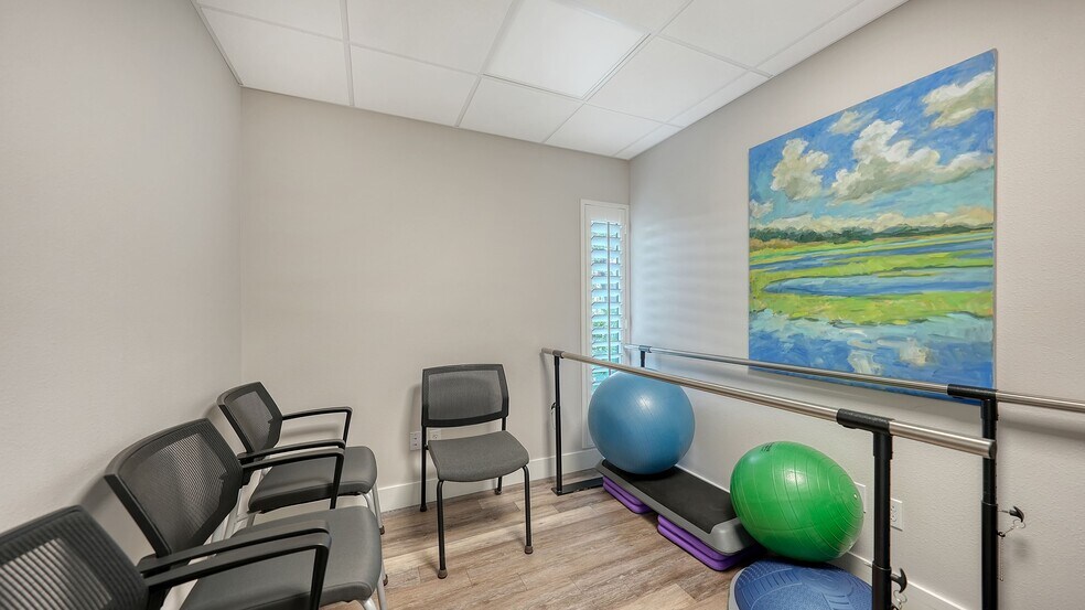 More Photos Of 1630 S Tuttle Ave, Sarasota Medical For Sale