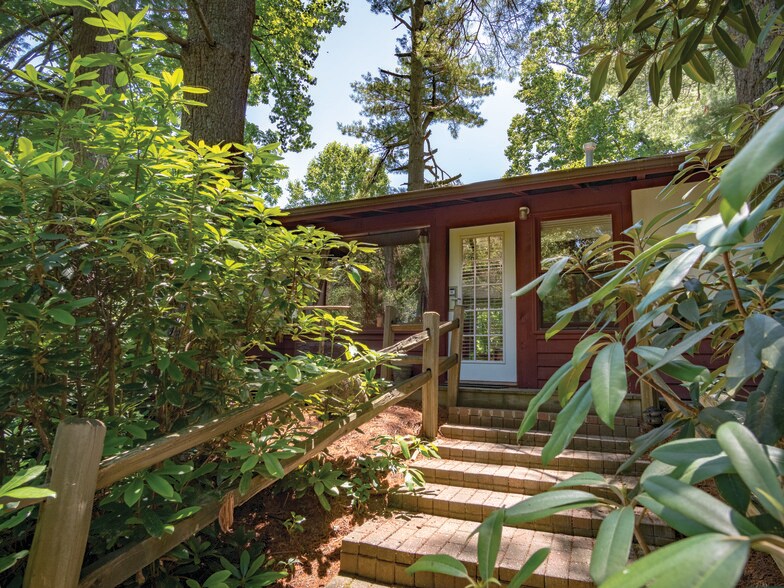 More Photos Of 86 Lily Pad Ln, Flat Rock Hotel For Sale